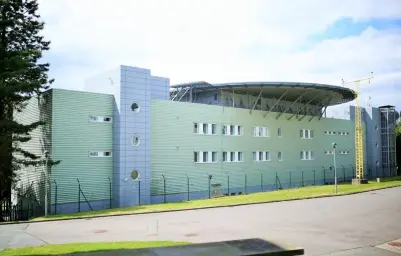 tajná nemocnice heliport