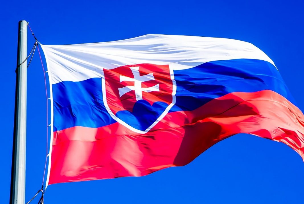 Slovensko Umozni Registrovat Se Na Ockovani Proti Covidu 19 Starsim 16 Let Zdravotnicky Denik
